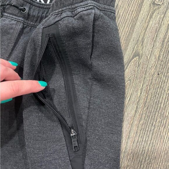 American Eagle Jogger Pants Mid Rise Elastic Waist Zipper Pockets Gray Size M - Picture 4 of 10